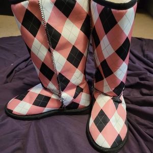 Dawgs winter boots. Girls size 6/36